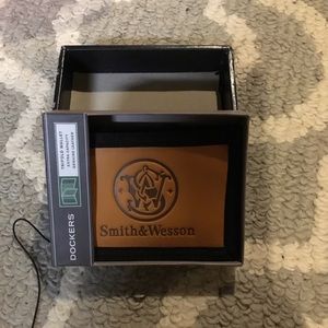Vintage Smith & Wesson Black & Tan Trifold Nylon Sports Wallet